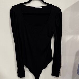 MANGOPOP Black Long-Sleeve Scoop-Neck Bodysuit
